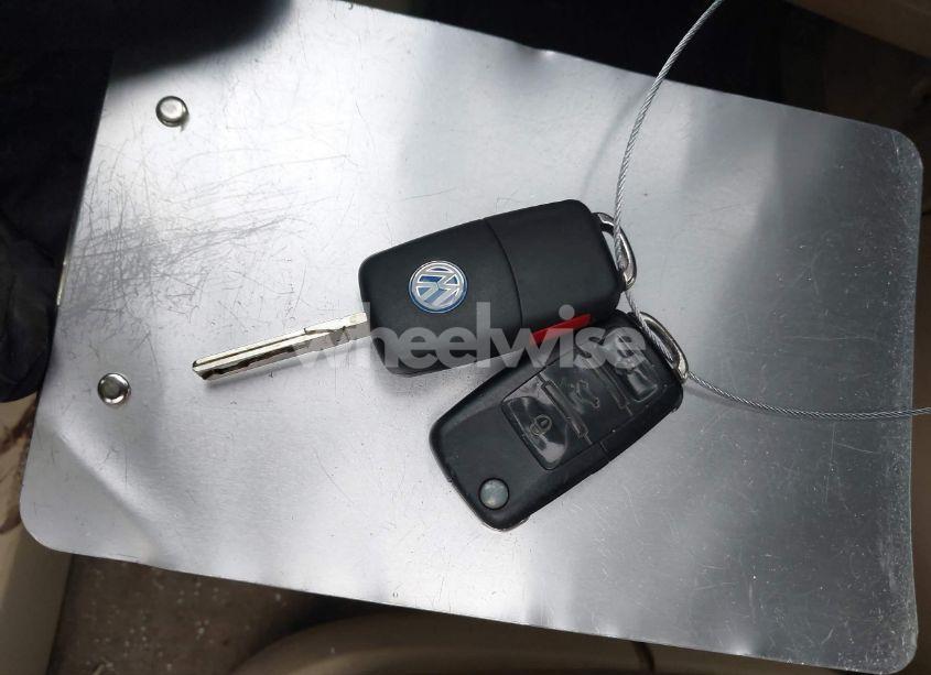 Photo 11 of 2005 Volkswagen New BEETLE GLS (VIN 3VWCM31YX5M310035)