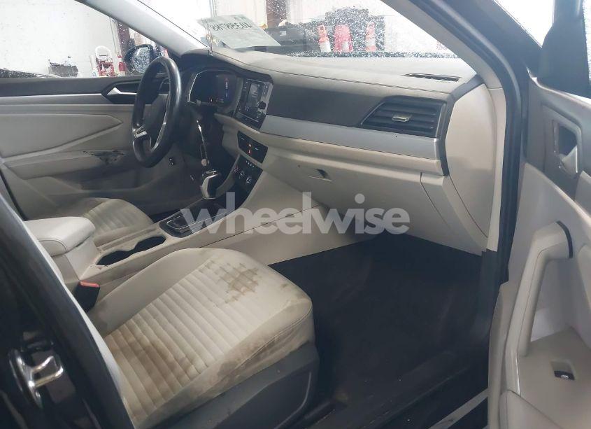 Photo 5 of 2022 Volkswagen Jetta 1.5T S (VIN 3VWCM7BU0NM015867)