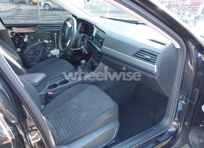 Photo 5 of 2022 Volkswagen Jetta 1.5T S (VIN 3VWCM7BU2NM003932)