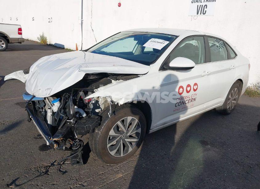 Photo 2 of 2022 Volkswagen Jetta 1.5T S (VIN 3VWCM7BU2NM026692)