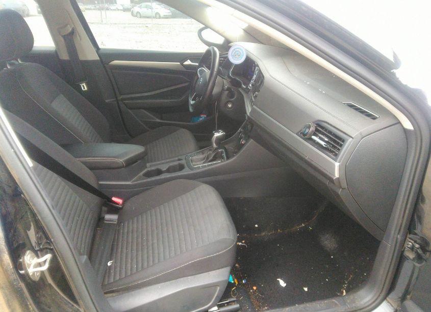 Photo 5 of 2022 Volkswagen Jetta 1.5T S (VIN 3VWCM7BU3NM019203)