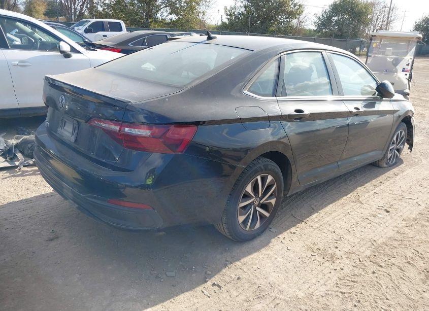 Photo 4 of 2022 Volkswagen Jetta 1.5T S (VIN 3VWCM7BU7NM002744)