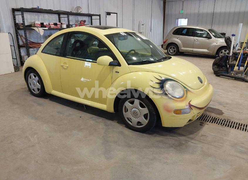 2001 Volkswagen New BEETLE GLS TDI (VIN 3VWCP21C01M423993) main photo