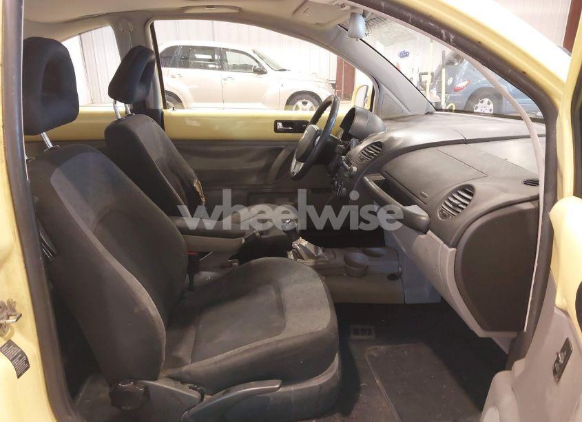 Photo 5 of 2001 Volkswagen New BEETLE GLS TDI (VIN 3VWCP21C01M423993)