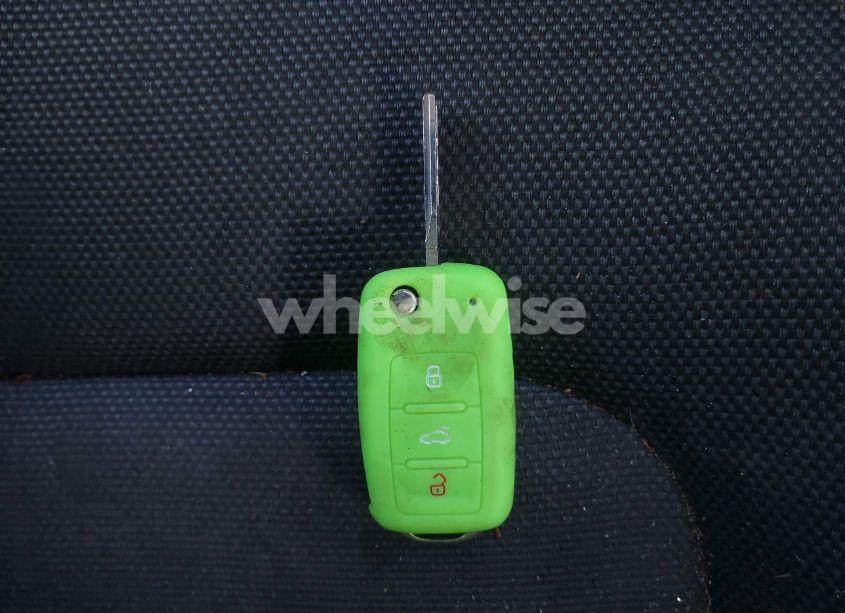 Photo 11 of 2005 Volkswagen New BEETLE GLS TDI (VIN 3VWCR31C15M403886)