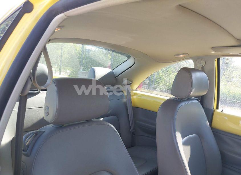 Photo 8 of 2005 Volkswagen New BEETLE GLS TDI (VIN 3VWCR31C85M409376)