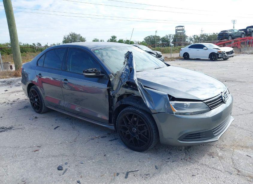 2014 Volkswagen Jetta 1.8T SE (VIN 3VWD07AJ0EM226347) main photo