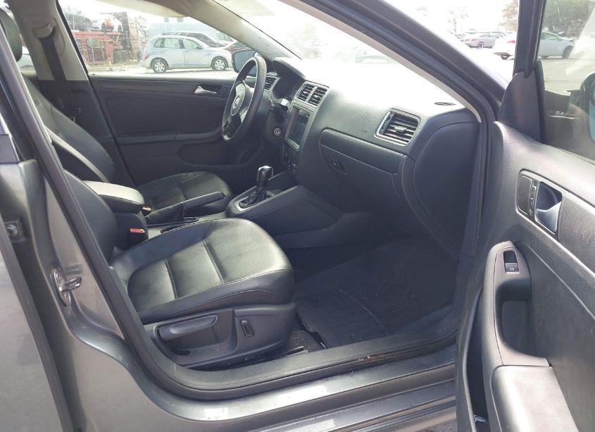 Photo 5 of 2014 Volkswagen Jetta 1.8T SE (VIN 3VWD07AJ0EM226347)