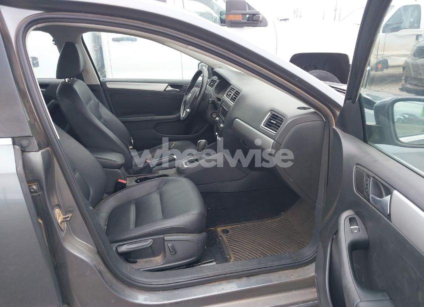 Photo 5 of 2014 Volkswagen Jetta 1.8T SE (VIN 3VWD07AJ1EM286749)