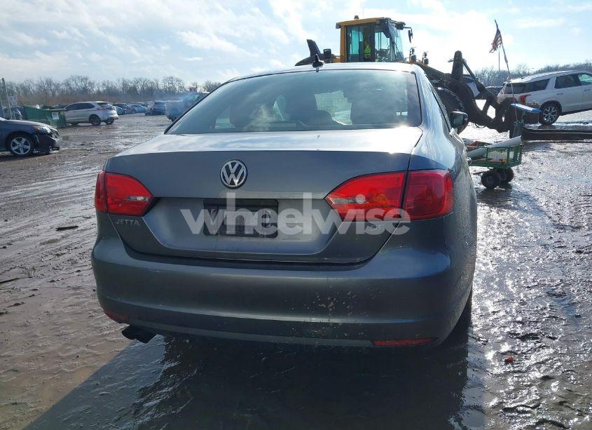 Photo 16 of 2014 Volkswagen Jetta 1.8T SE (VIN 3VWD07AJ1EM330314)