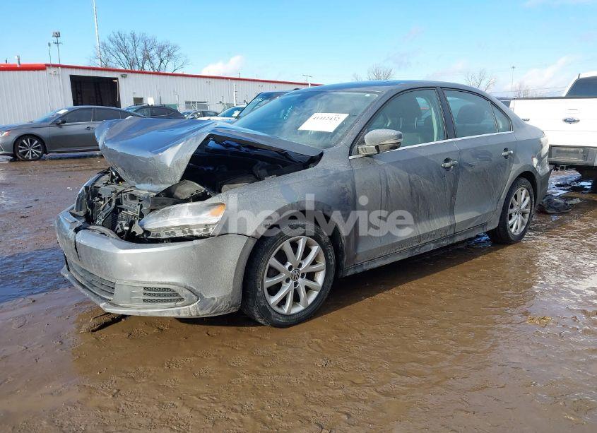 Photo 2 of 2014 Volkswagen Jetta 1.8T SE (VIN 3VWD07AJ1EM330314)