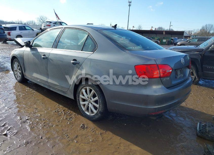 Photo 3 of 2014 Volkswagen Jetta 1.8T SE (VIN 3VWD07AJ1EM330314)