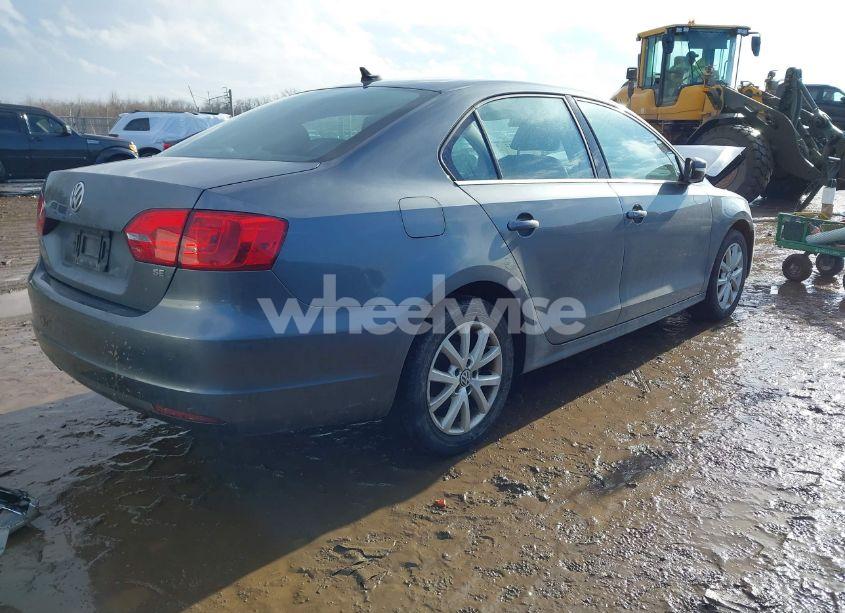 Photo 4 of 2014 Volkswagen Jetta 1.8T SE (VIN 3VWD07AJ1EM330314)