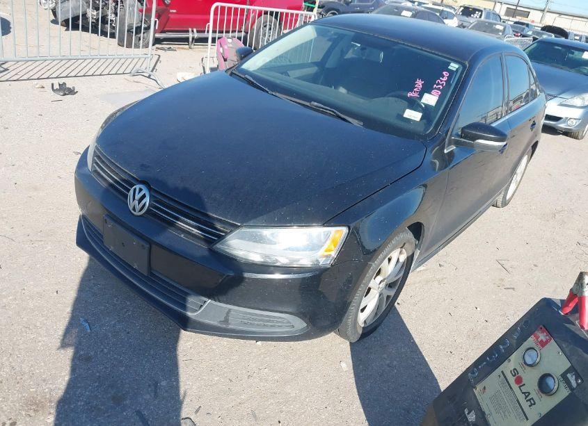 Photo 2 of 2014 Volkswagen Jetta 1.8T SE (VIN 3VWD07AJ1EM367931)