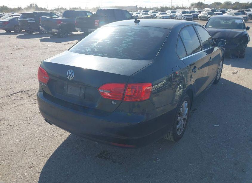 Photo 4 of 2014 Volkswagen Jetta 1.8T SE (VIN 3VWD07AJ1EM367931)