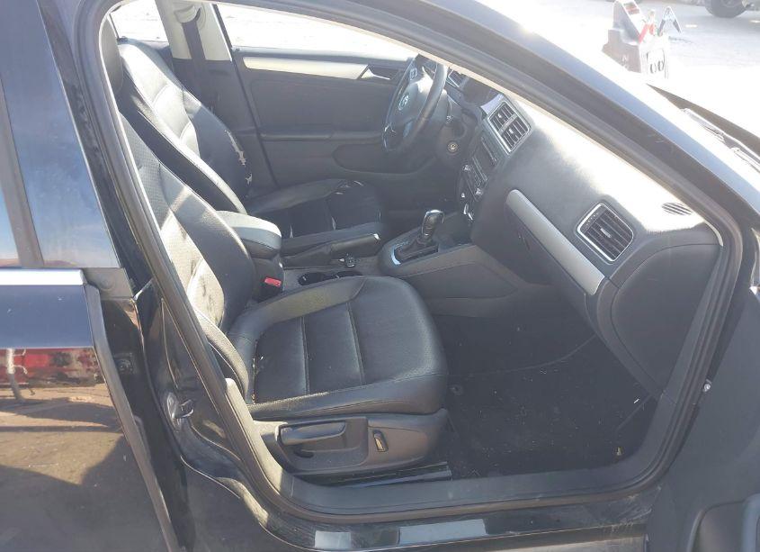 Photo 5 of 2014 Volkswagen Jetta 1.8T SE (VIN 3VWD07AJ1EM367931)