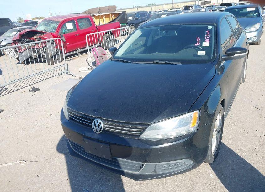 Photo 6 of 2014 Volkswagen Jetta 1.8T SE (VIN 3VWD07AJ1EM367931)
