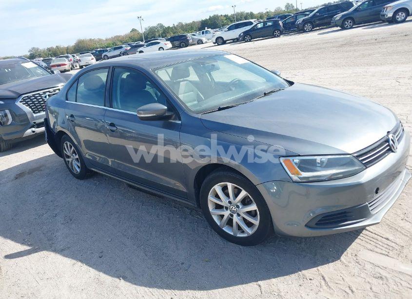 2014 Volkswagen Jetta 1.8T SE (VIN 3VWD07AJ1EM378265) main photo