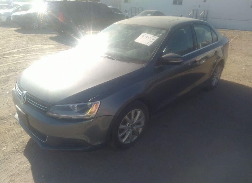 Photo 2 of 2014 Volkswagen Jetta 1.8T SE (VIN 3VWD07AJ1EM388956)