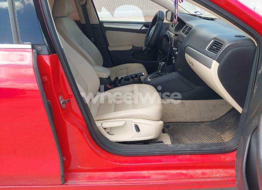 Photo 5 of 2014 Volkswagen Jetta 1.8T SE (VIN 3VWD07AJ1EM432826)