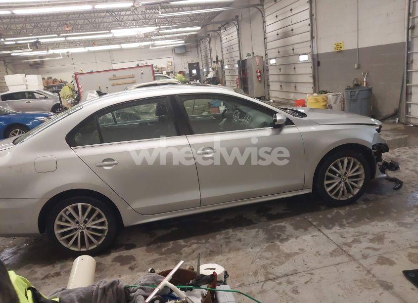 Photo 14 of 2015 Volkswagen Jetta 1.8T SE (VIN 3VWD07AJ1FM221711)