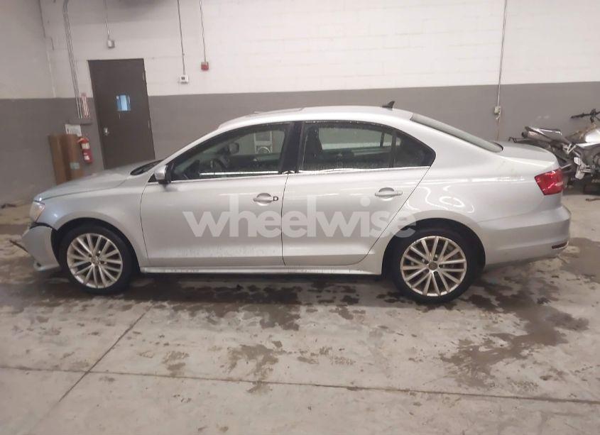 Photo 15 of 2015 Volkswagen Jetta 1.8T SE (VIN 3VWD07AJ1FM221711)