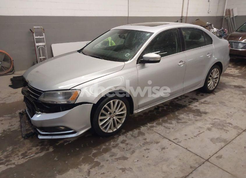 Photo 2 of 2015 Volkswagen Jetta 1.8T SE (VIN 3VWD07AJ1FM221711)