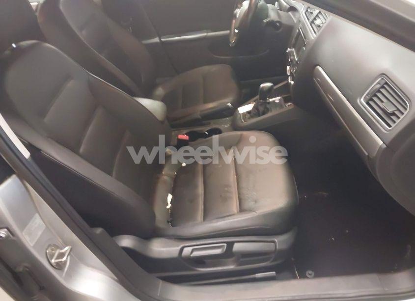 Photo 5 of 2015 Volkswagen Jetta 1.8T SE (VIN 3VWD07AJ1FM221711)