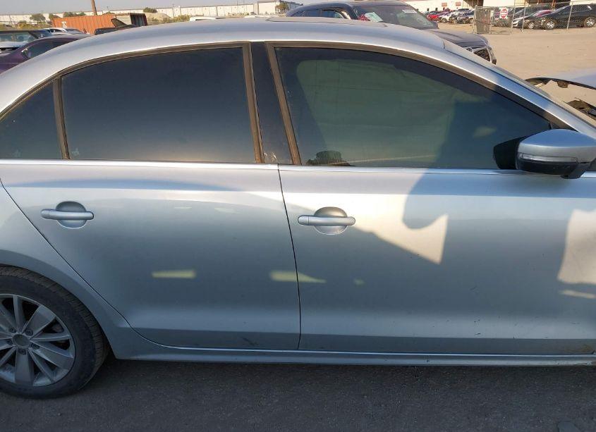 Photo 13 of 2015 Volkswagen Jetta 1.8T SE (VIN 3VWD07AJ1FM339550)