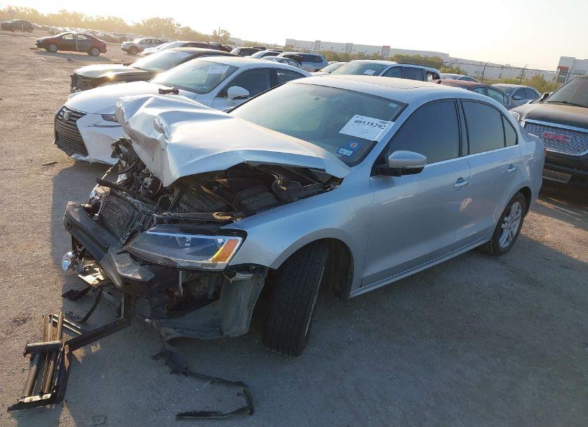 Photo 2 of 2015 Volkswagen Jetta 1.8T SE (VIN 3VWD07AJ1FM339550)