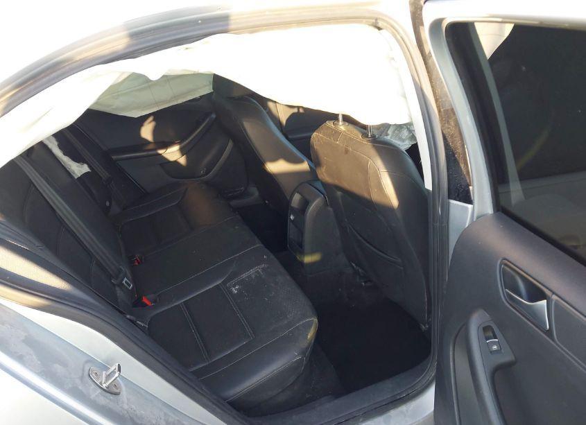 Photo 8 of 2015 Volkswagen Jetta 1.8T SE (VIN 3VWD07AJ1FM339550)