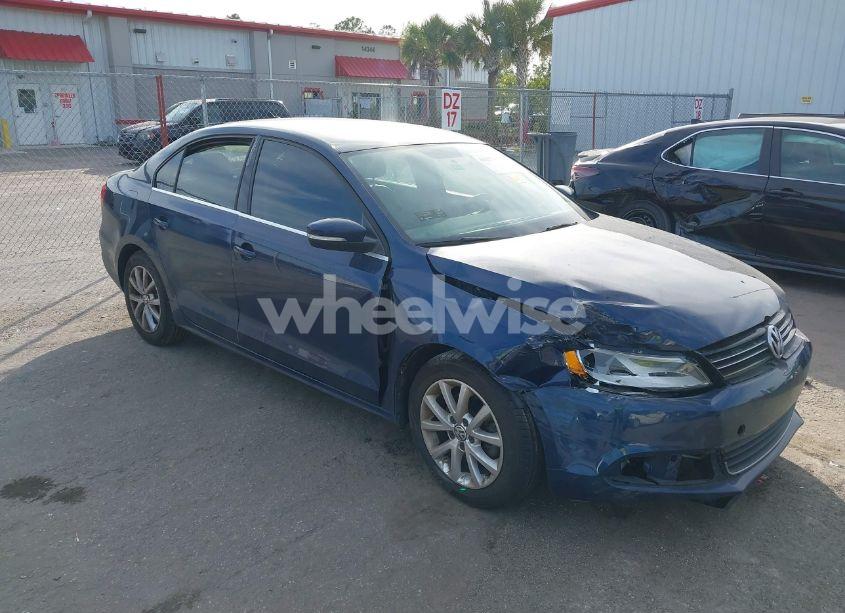 2014 Volkswagen Jetta 1.8T SE (VIN 3VWD07AJ2EM292883) main photo