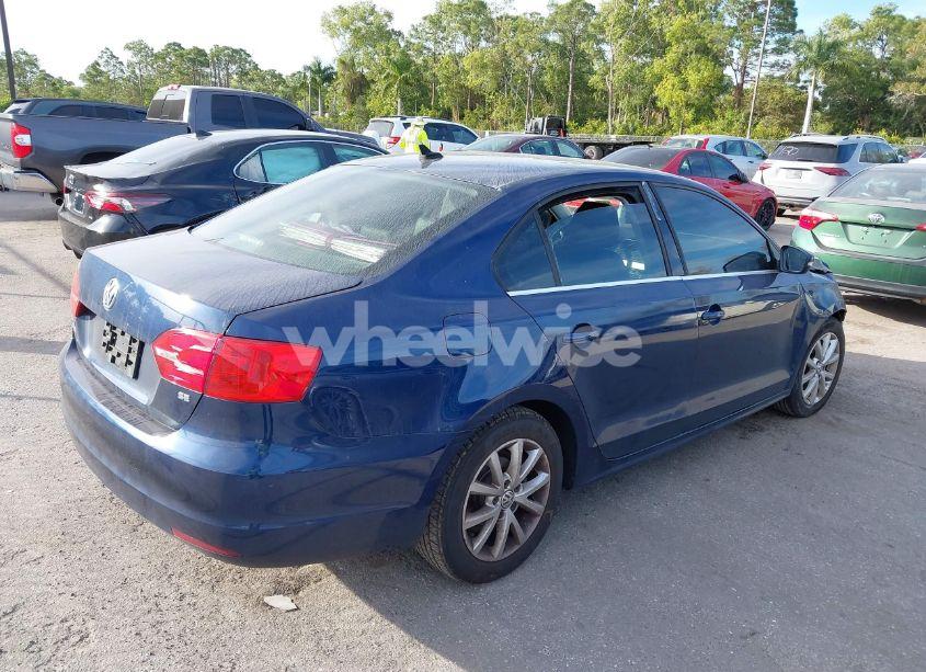 Photo 4 of 2014 Volkswagen Jetta 1.8T SE (VIN 3VWD07AJ2EM292883)