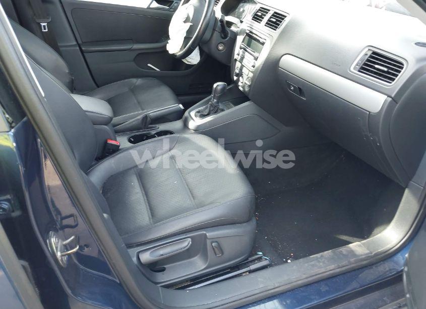 Photo 5 of 2014 Volkswagen Jetta 1.8T SE (VIN 3VWD07AJ2EM292883)