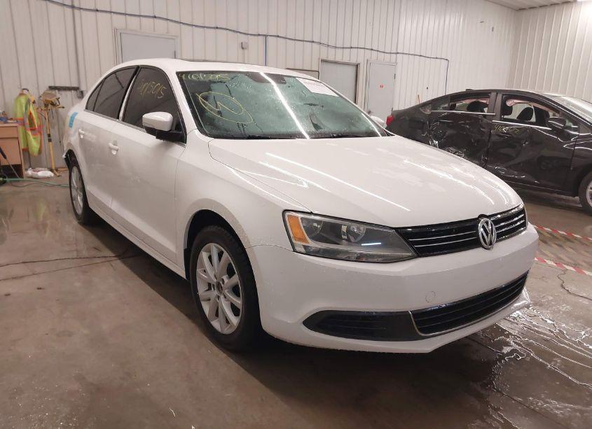 2014 Volkswagen Jetta 1.8T SE (VIN 3VWD07AJ2EM382647) main photo