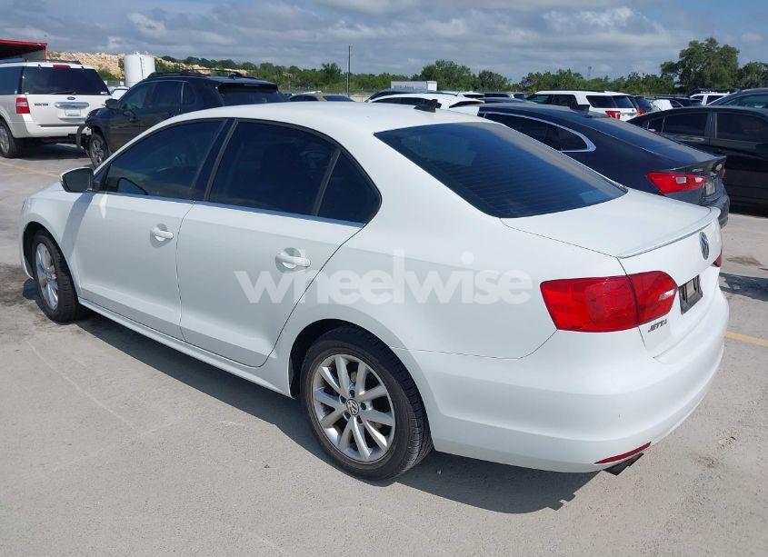 Photo 3 of 2014 Volkswagen Jetta 1.8T SE (VIN 3VWD07AJ2EM444256)
