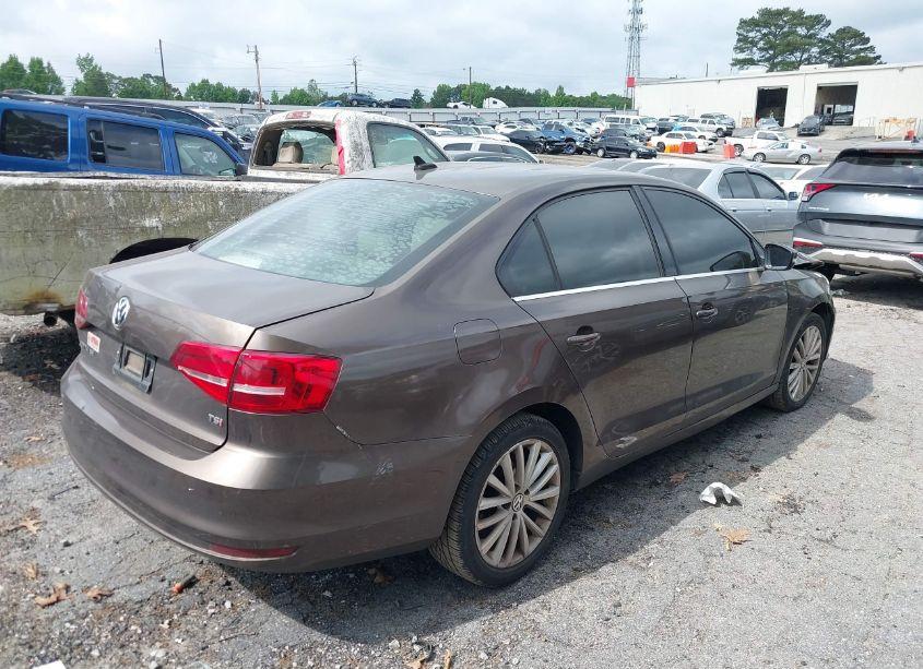 Photo 4 of 2015 Volkswagen Jetta 1.8T SE (VIN 3VWD07AJ2FM316813)