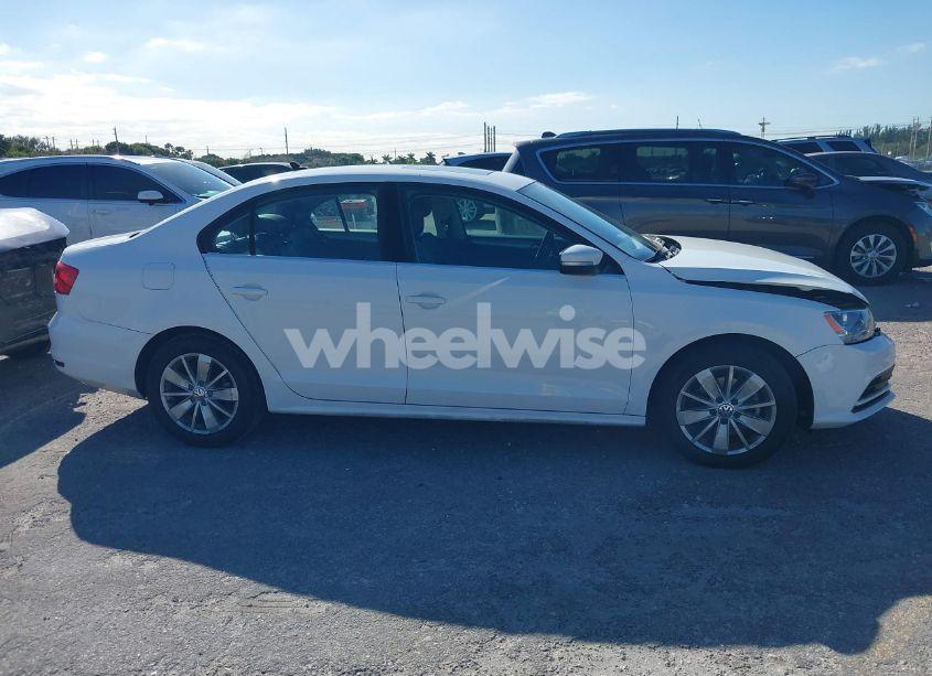 Photo 13 of 2015 Volkswagen Jetta SEDAN (VIN 3VWD07AJ2FM412442)