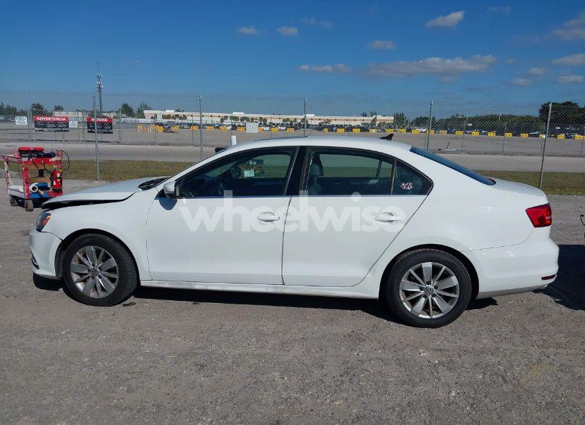 Photo 14 of 2015 Volkswagen Jetta SEDAN (VIN 3VWD07AJ2FM412442)