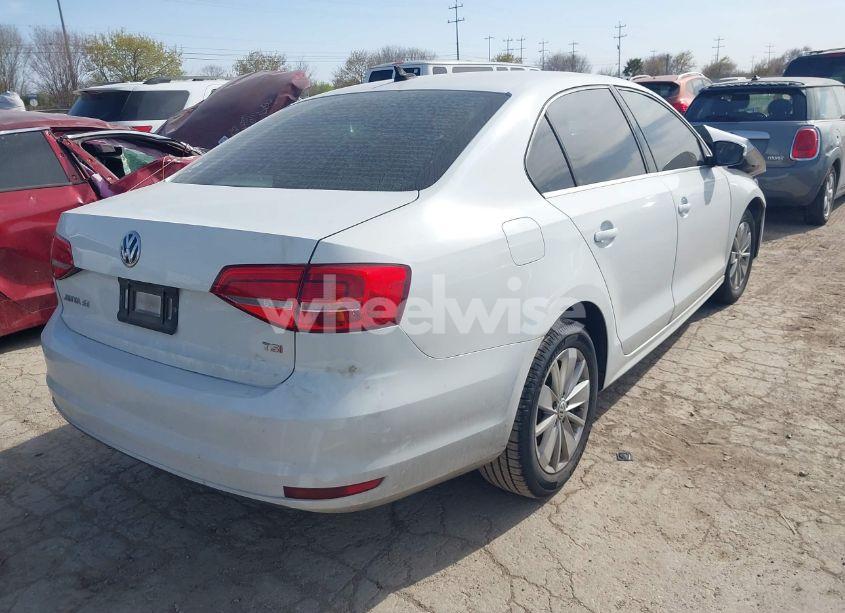 Photo 4 of 2015 Volkswagen Jetta 1.8T SE (VIN 3VWD07AJ2FM413901)