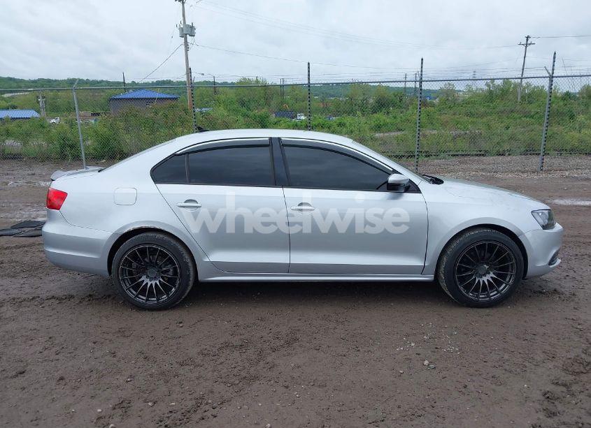 Photo 13 of 2014 Volkswagen Jetta 1.8T SE (VIN 3VWD07AJ3EM252408)