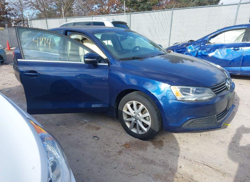 2014 Volkswagen Jetta 1.8T SE (VIN 3VWD07AJ3EM321193) main photo