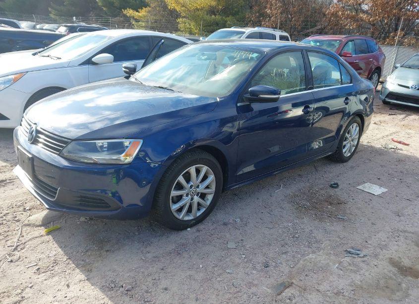 Photo 2 of 2014 Volkswagen Jetta 1.8T SE (VIN 3VWD07AJ3EM321193)