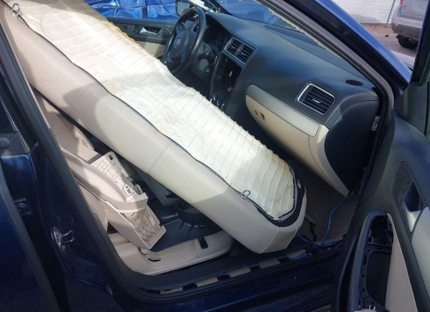 Photo 5 of 2014 Volkswagen Jetta 1.8T SE (VIN 3VWD07AJ3EM321193)