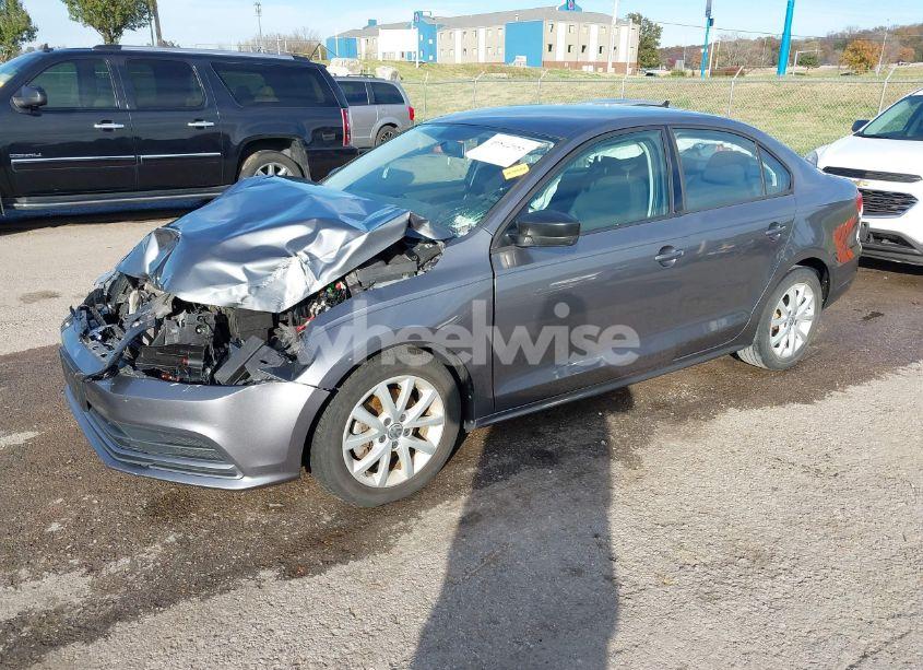 Photo 2 of 2015 Volkswagen Jetta 1.8T SE (VIN 3VWD07AJ3FM336505)