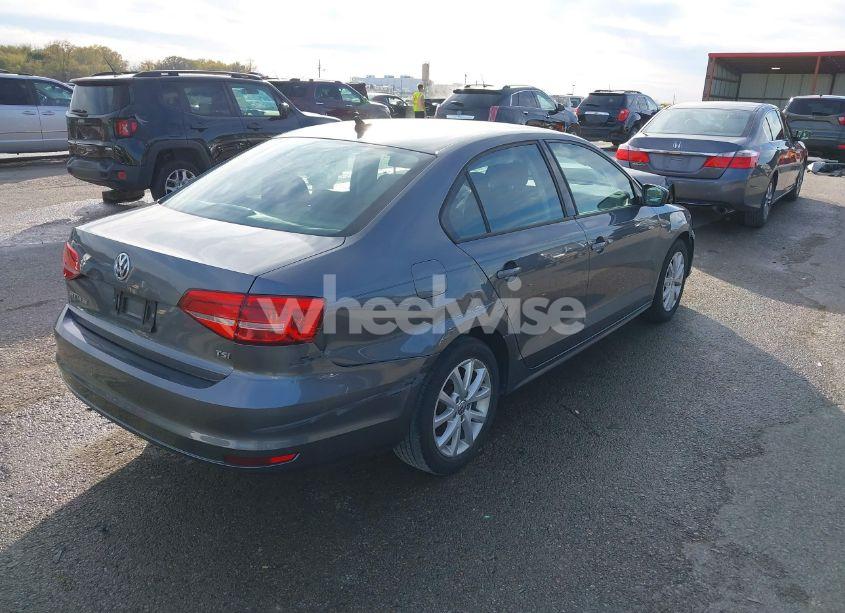 Photo 4 of 2015 Volkswagen Jetta 1.8T SE (VIN 3VWD07AJ3FM336505)