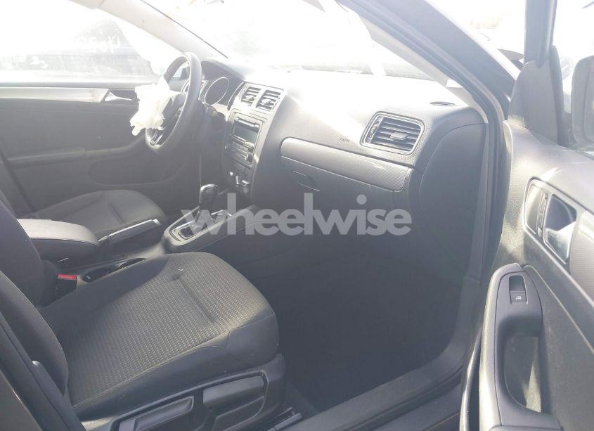 Photo 5 of 2015 Volkswagen Jetta 1.8T SE (VIN 3VWD07AJ3FM336505)