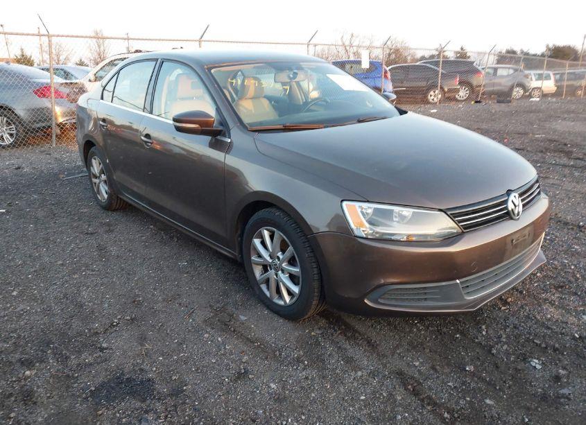 2014 Volkswagen Jetta 1.8T SE (VIN 3VWD07AJ4EM259495) main photo