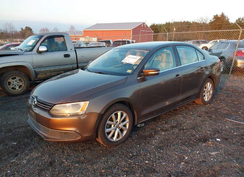 Photo 2 of 2014 Volkswagen Jetta 1.8T SE (VIN 3VWD07AJ4EM259495)