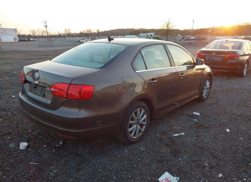 Photo 4 of 2014 Volkswagen Jetta 1.8T SE (VIN 3VWD07AJ4EM259495)